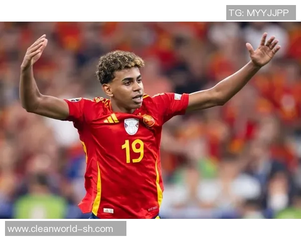 超级球星的传奇之路：从天赋少年到足坛巨星的奋斗与荣耀